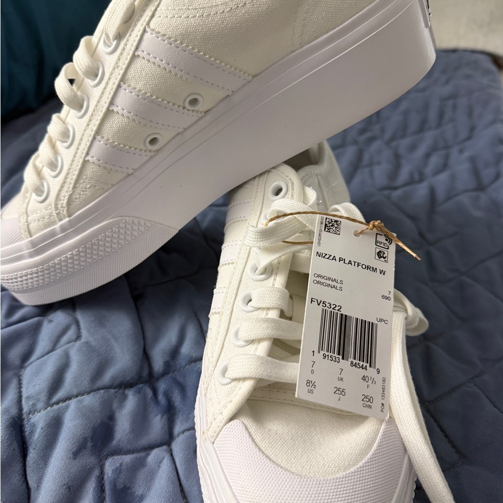 NWT adidas Nizza Platform W Sneakers in Off-White